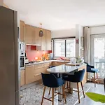 La Casa Owens - Spacious Flat With Balcony